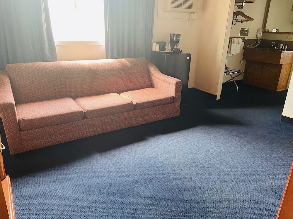Americas Best Value Inn Sandpoint 36/49