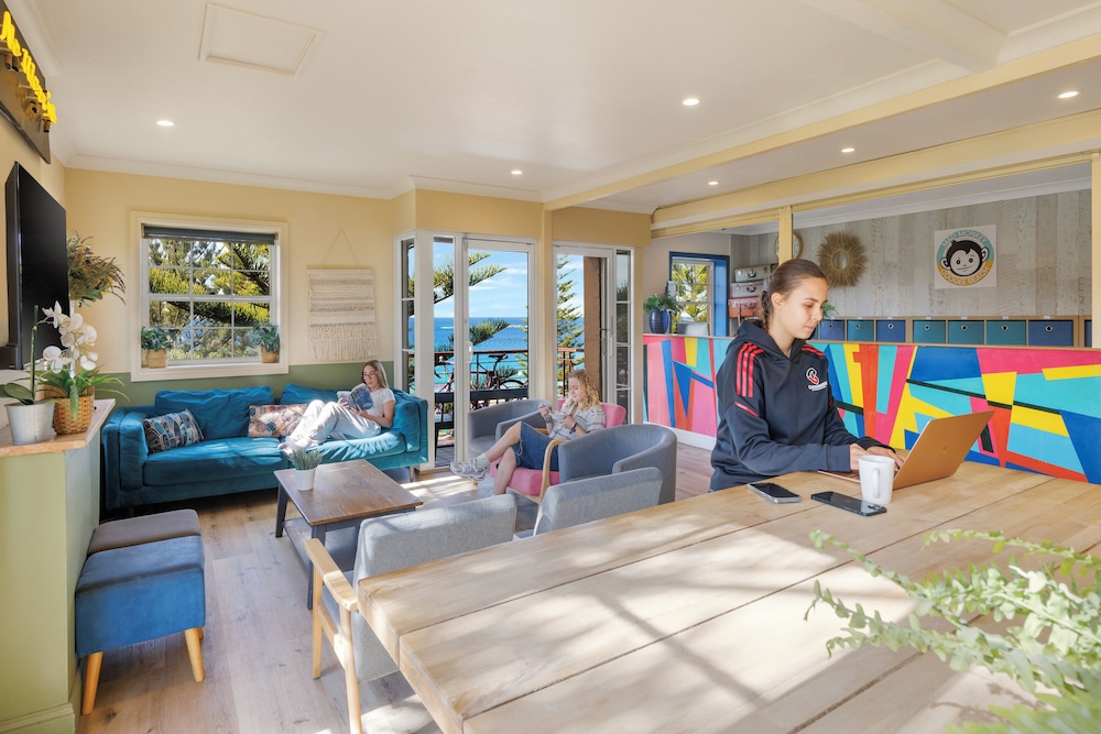 Mad Monkey Coogee Beach Hostel 2/20