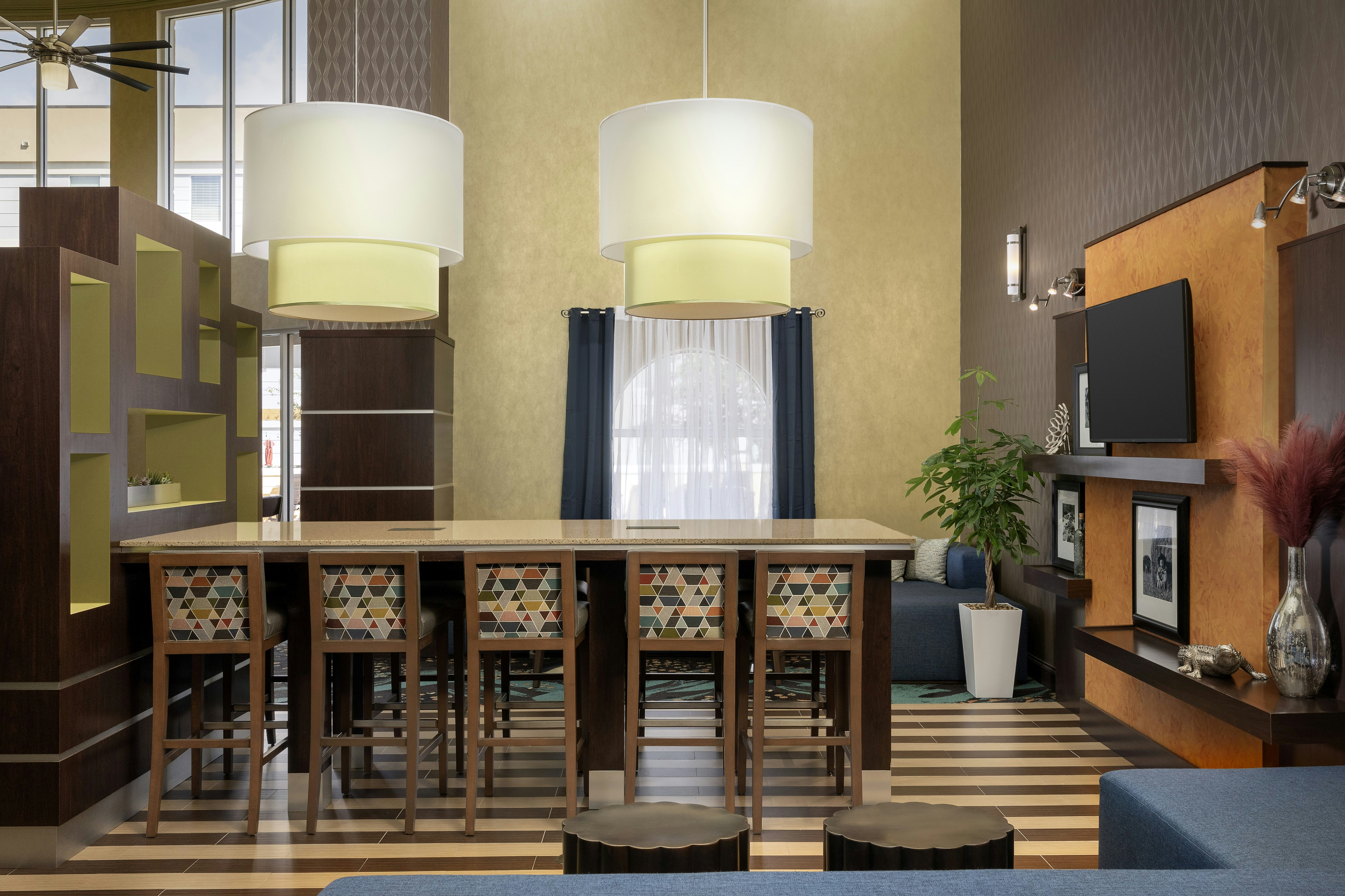 Hampton Inn Suite Lake City 23/35