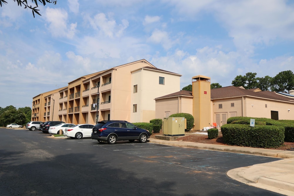 Baymont By Wyndham Columbia Northwest 3/42