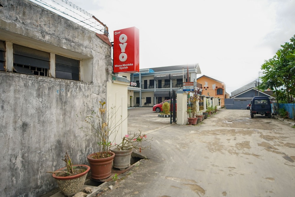 Oyo 247 Wisma Merdeka 2/30