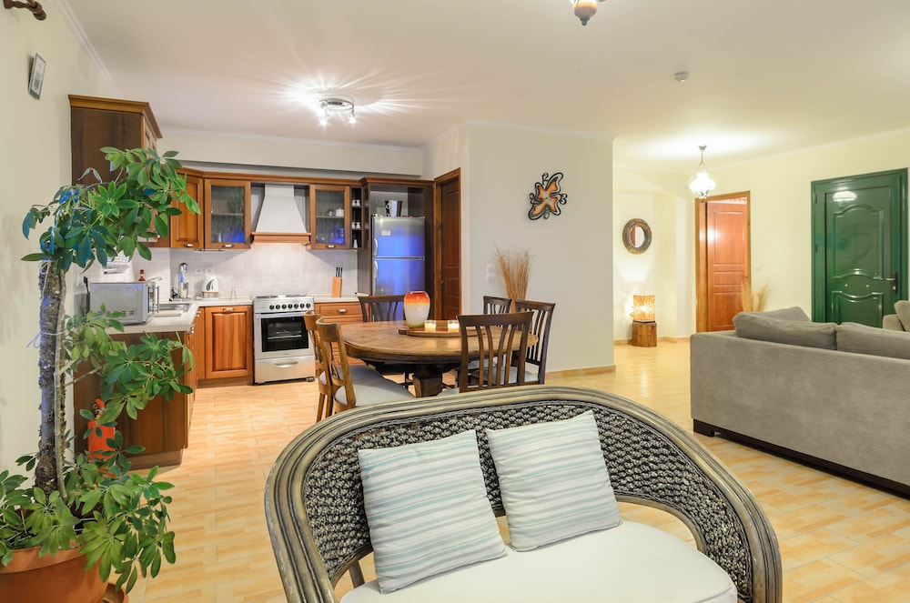 Parys Villas 12/50