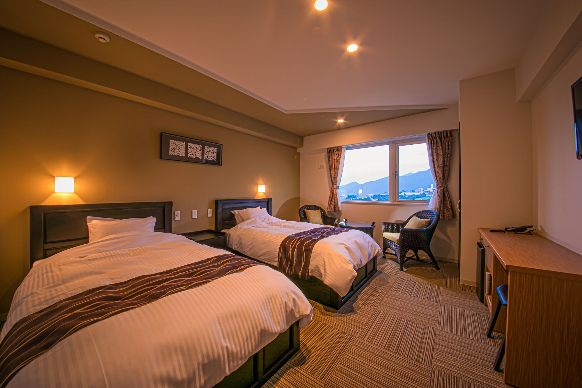 ROOM, TWIN BEDS