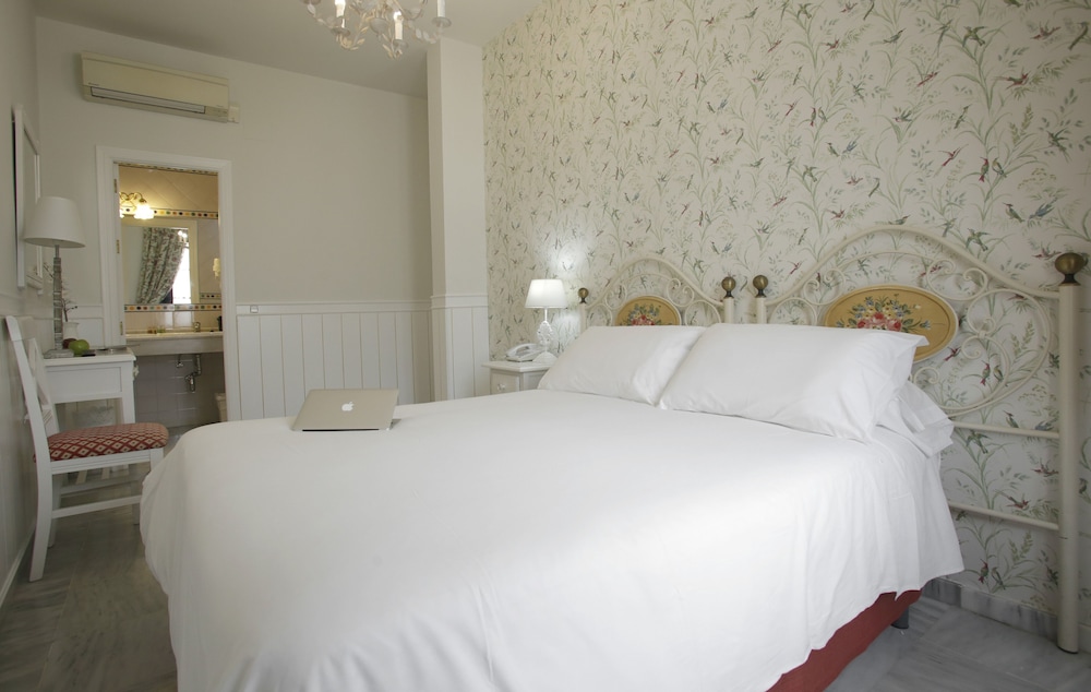 Basic Hotel Puerta de Sevilla 17/54