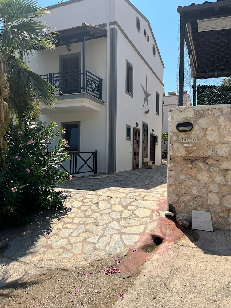 Kalkan Koc Apart 11/12