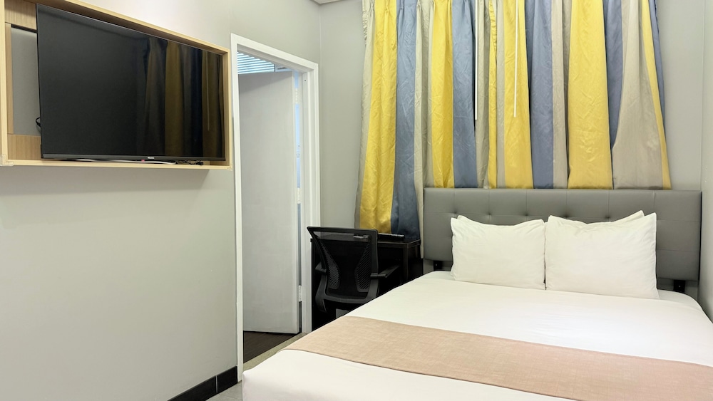 Madison LES Hotel 23/50