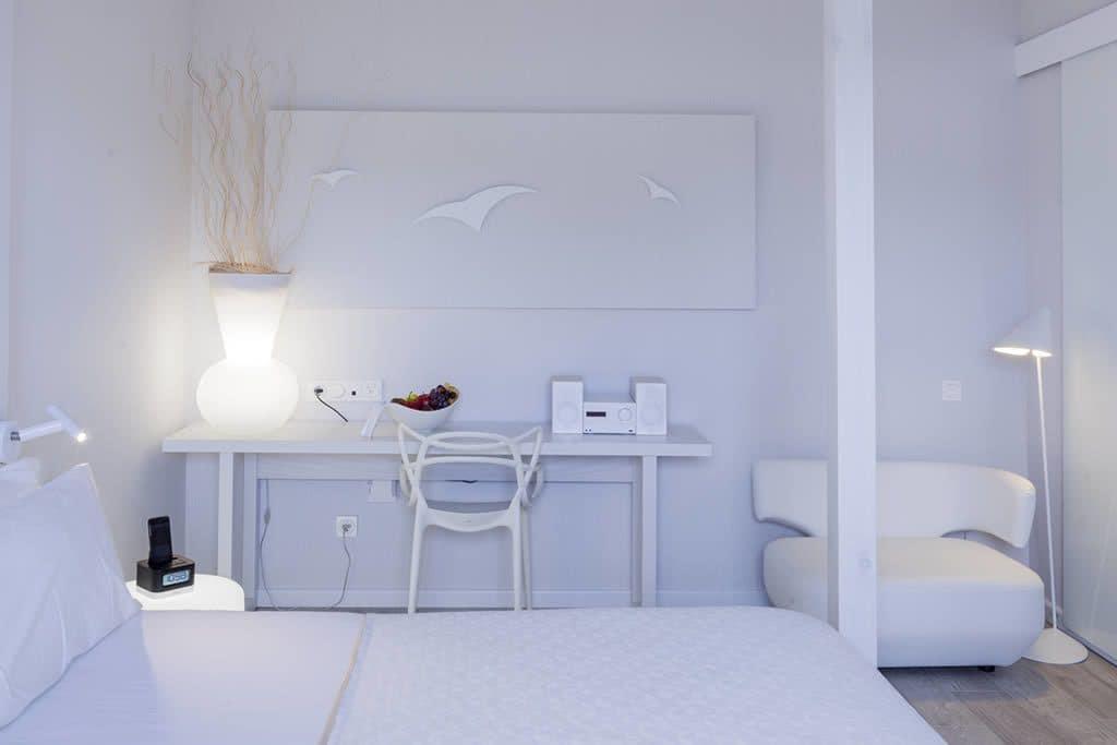غرفة سوبيريور بسرير مزدوج أو سريرين منفصلين بشرفة، Blanco Hotel Formentera 6/10