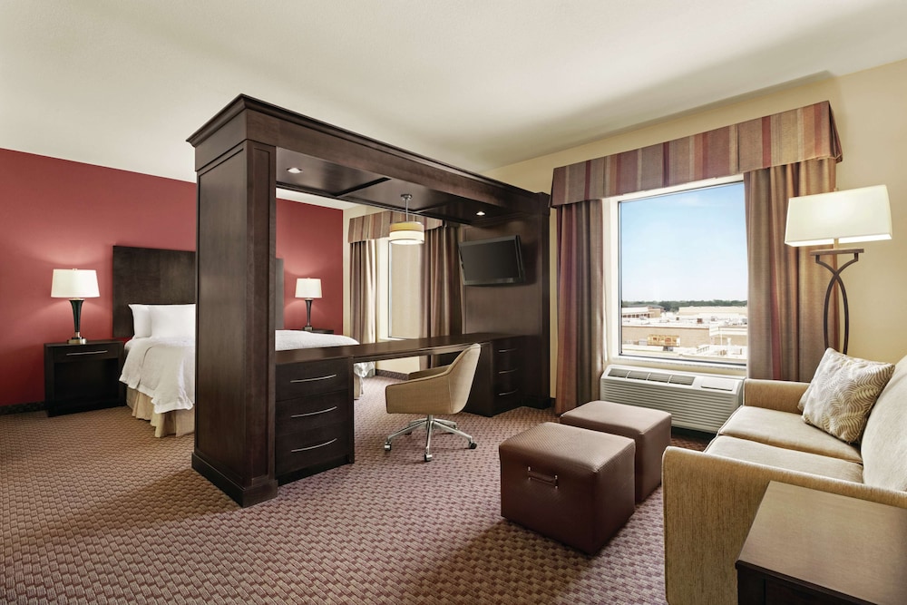 Hampton Inn and Suites Enid 33/50