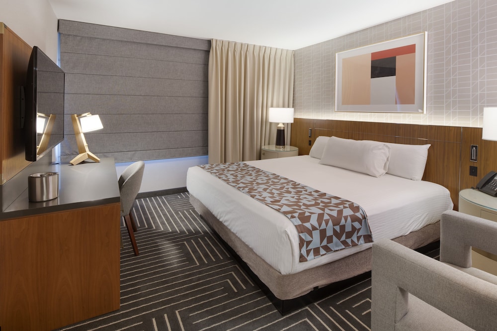 PREMIUM, KING BED
