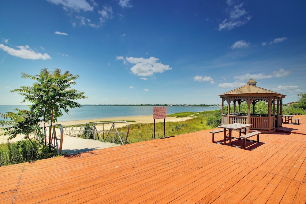 Holiday Inn Express Atlantic City W Pleasantville Ex Comfort Inn Suites West Atlantic City 65/70