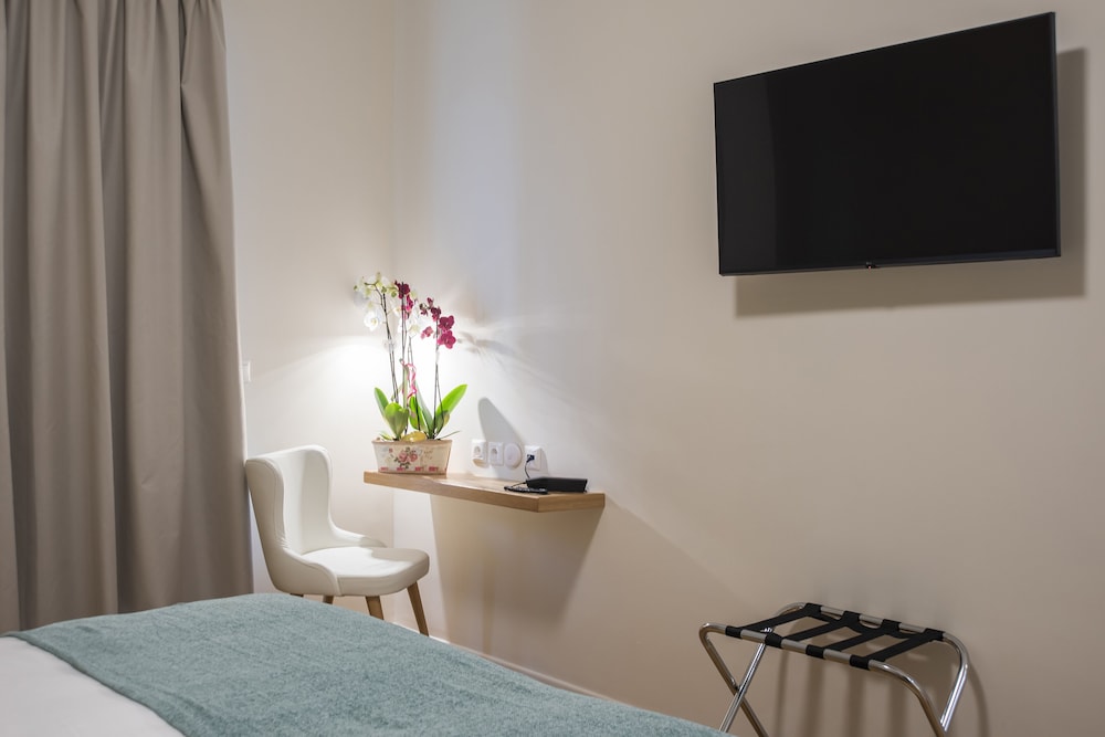 V Hotel Delphi 24/30
