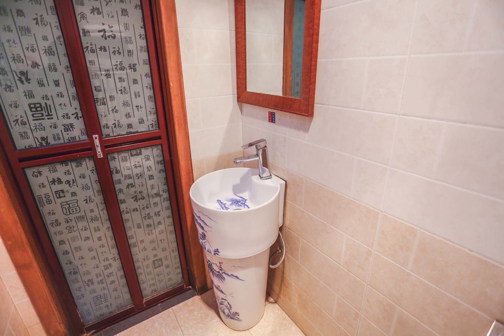 Baichanghong Inn 47/50