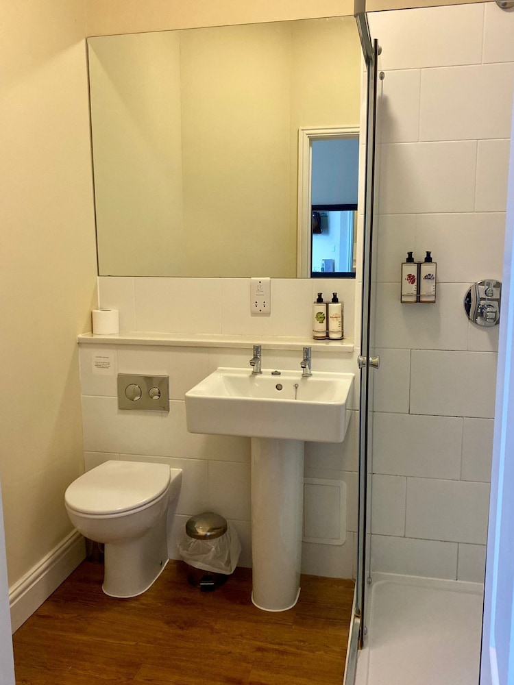 The White Hart 46/50