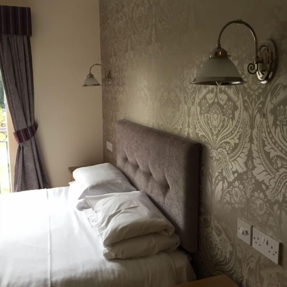 Strawberry Bank Hotel, NEC 15/47