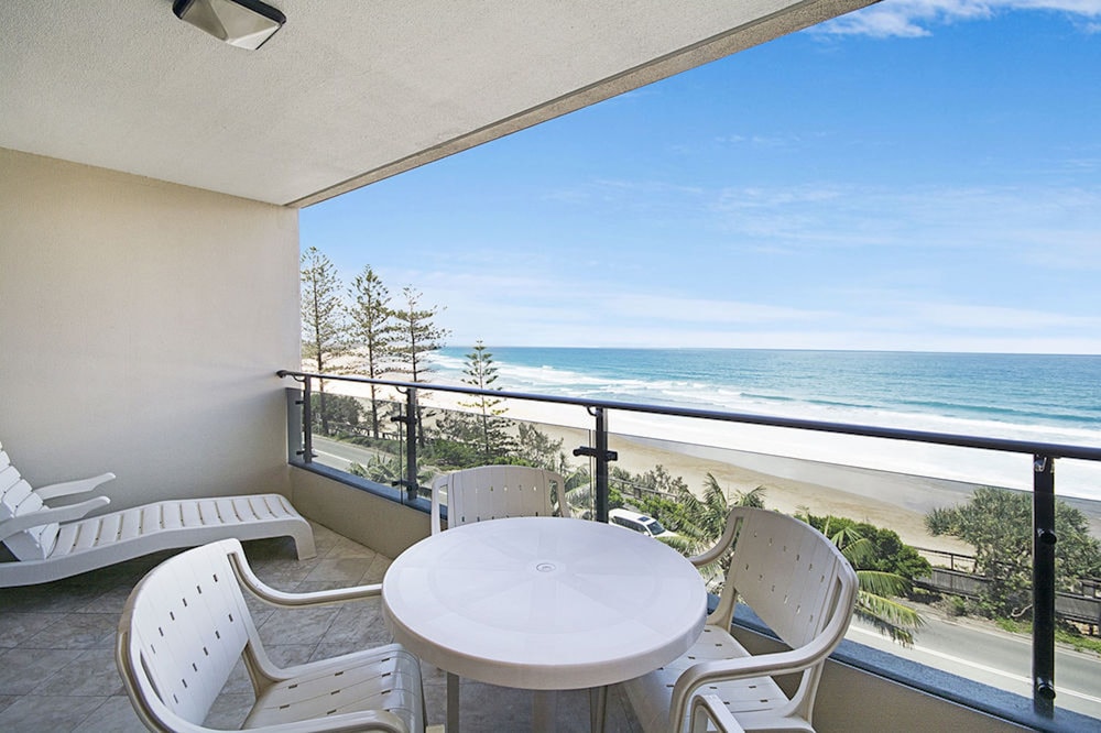 Clubb Coolum Beach Resort 19/65
