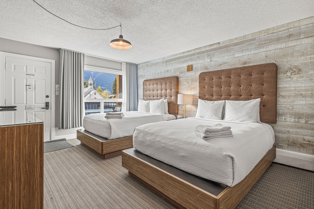 ROOM, DOUBLE BED, MOUNTAIN VIEW