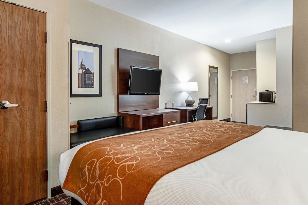Comfort Suites NW Dallas Near Love Field 10/49