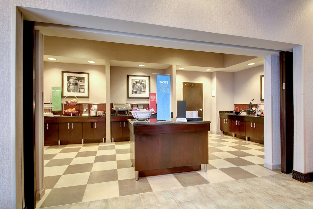 Hampton Inn Birmingham Leeds 10/74