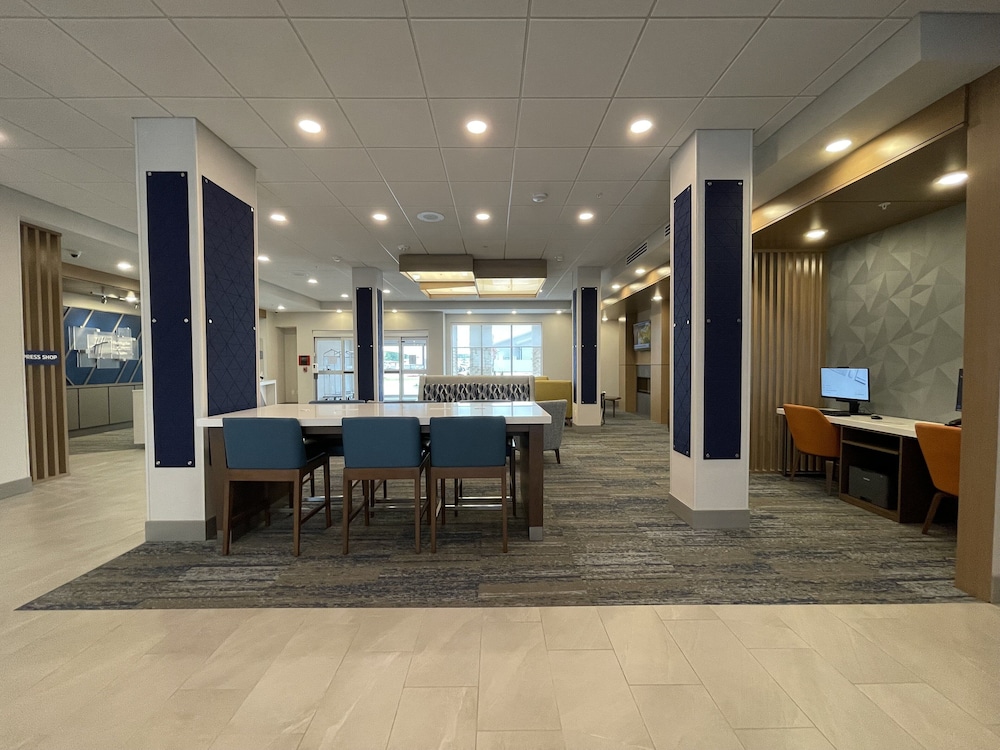 Holiday Inn Express & Suites Ft. Smith Airport, an IHG Hotel 4/75