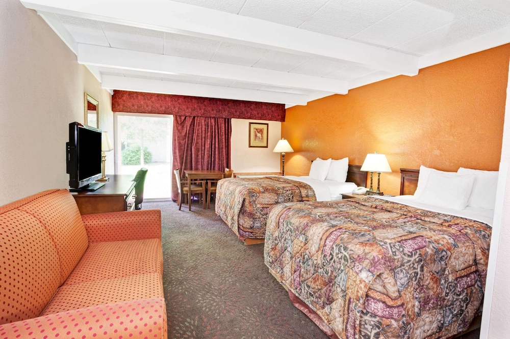 Days Inn By Wyndham Ann Arbor 15/36