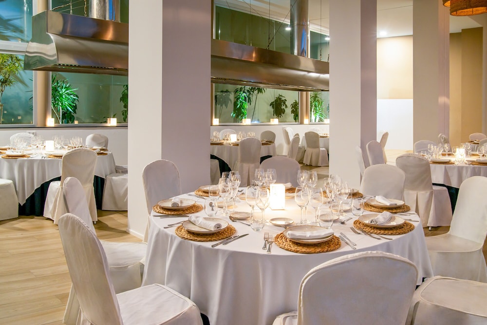 Cabogata Beach Hotel Spa 50/68