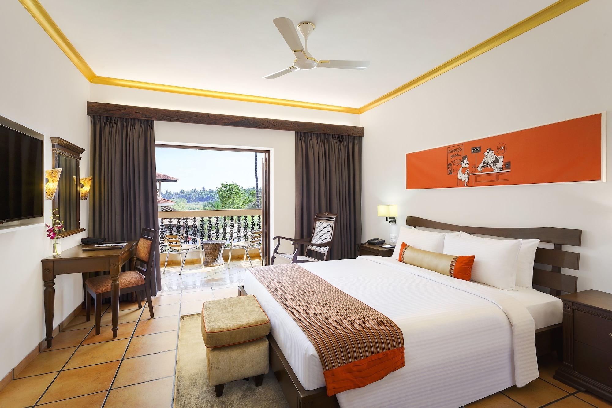 SUITE, KING BED