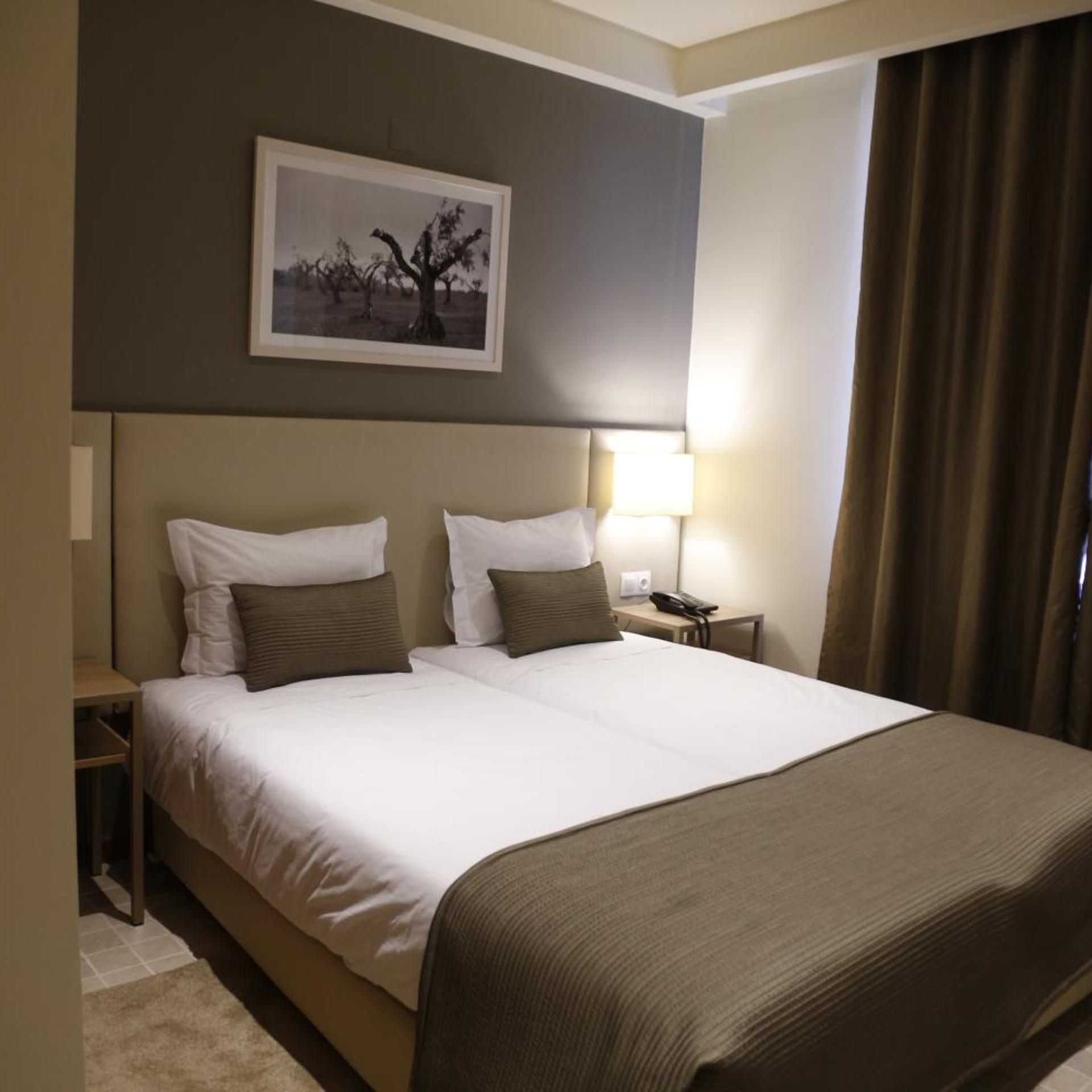 Room, Double Bed