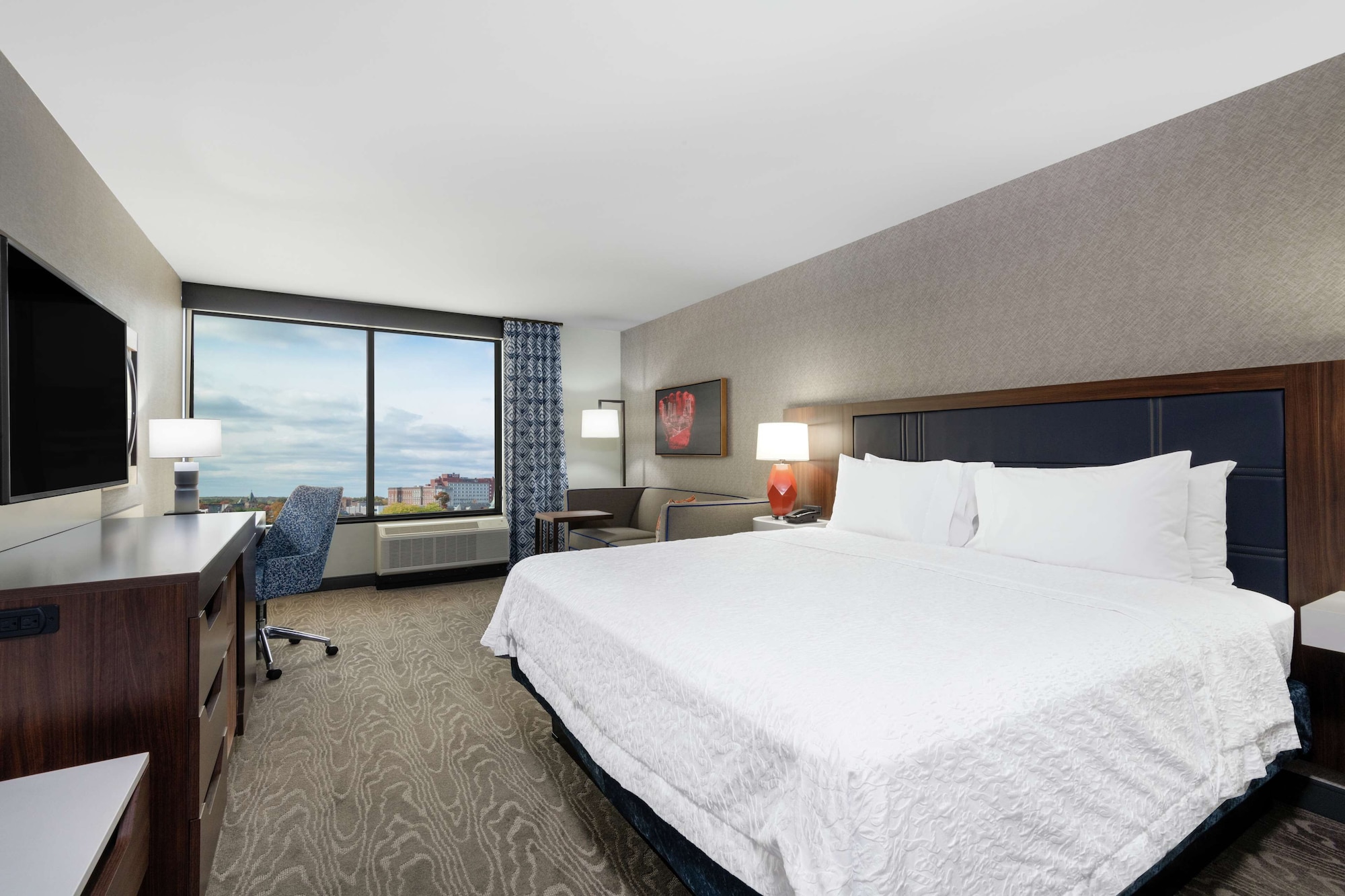 SUITE, KING BED, BALLPARK VIEW
