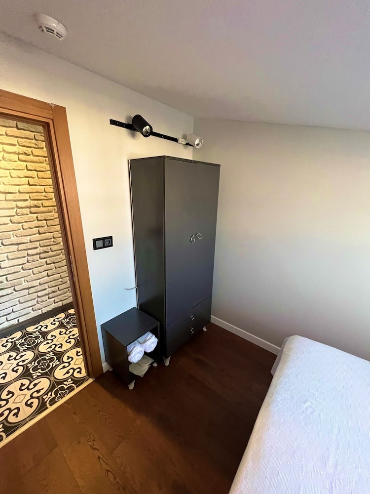 Beta Hotel 29/37