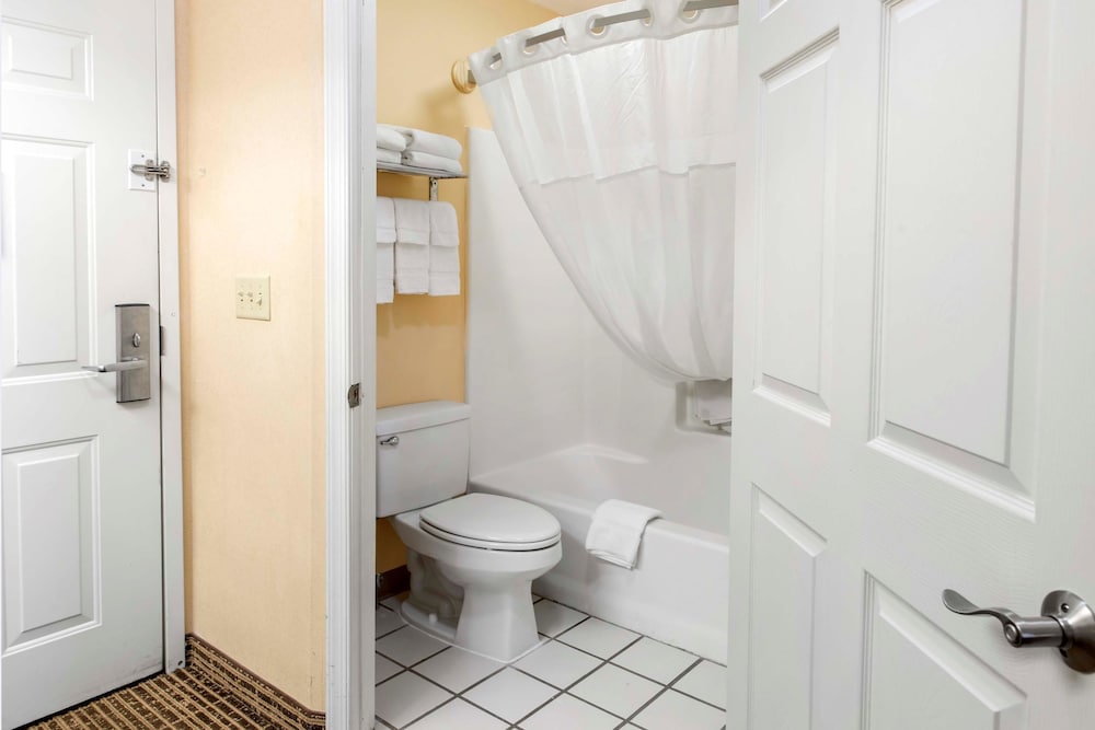 Quality Inn Harrisonburg I-81 6/38