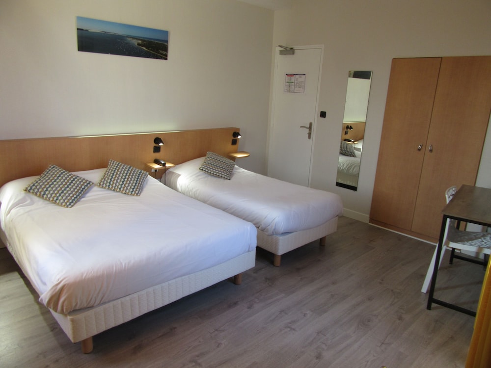 Sorti P Tit Dej Hotel Saintes 19/50