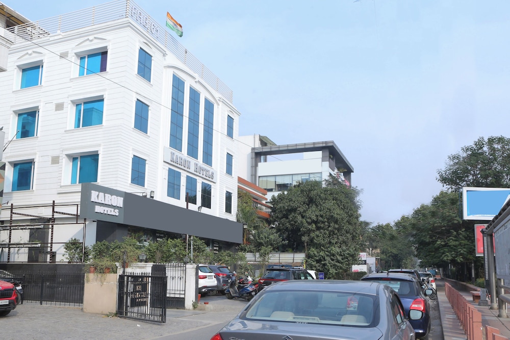Karon Hotel Lajpat Nagar 59/60