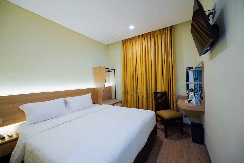 GRAND PASUNDAN CONVENTION HOTEL 30/65