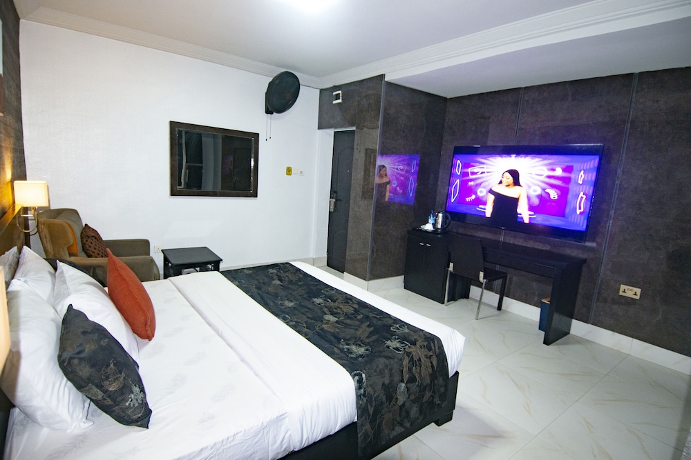 Newland Luxury Apartments 15/50