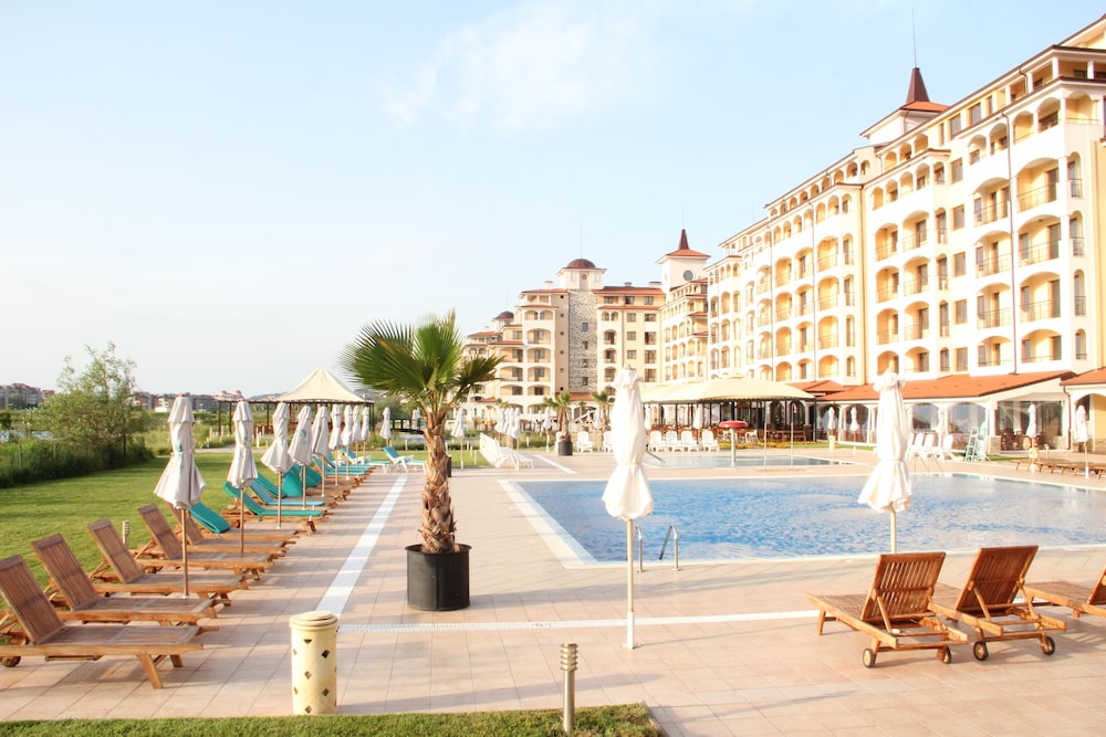 Sunrise All Suites Resort 29/49