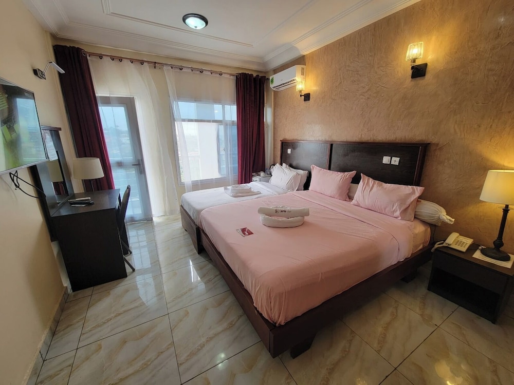 Safyad Hotel 5/40