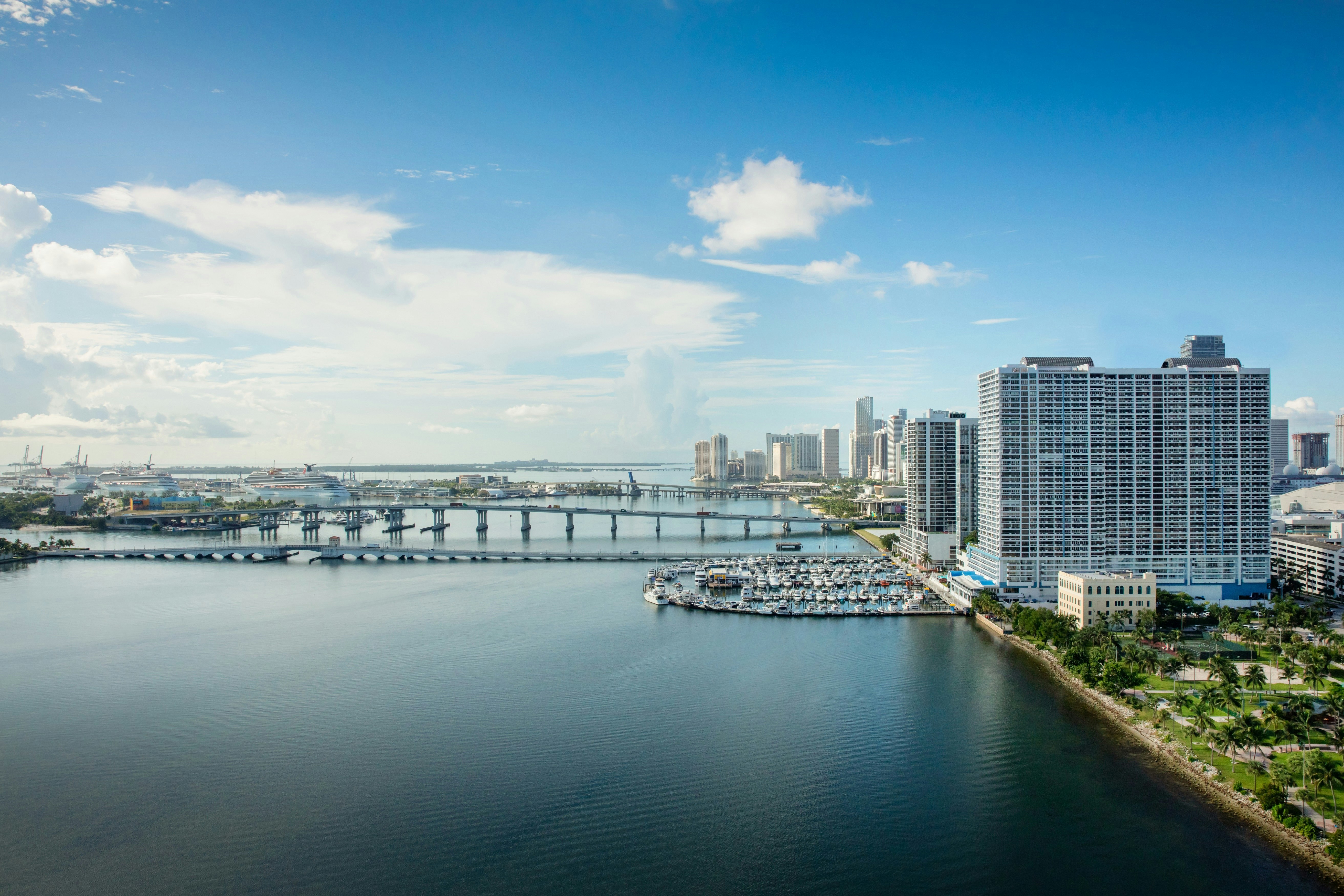 Doubletree By Hilton Grand Hotel Biscayne Bay 63/67