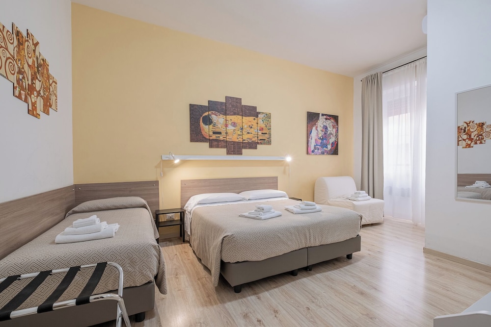 Damiani Sister Guest House 4/50