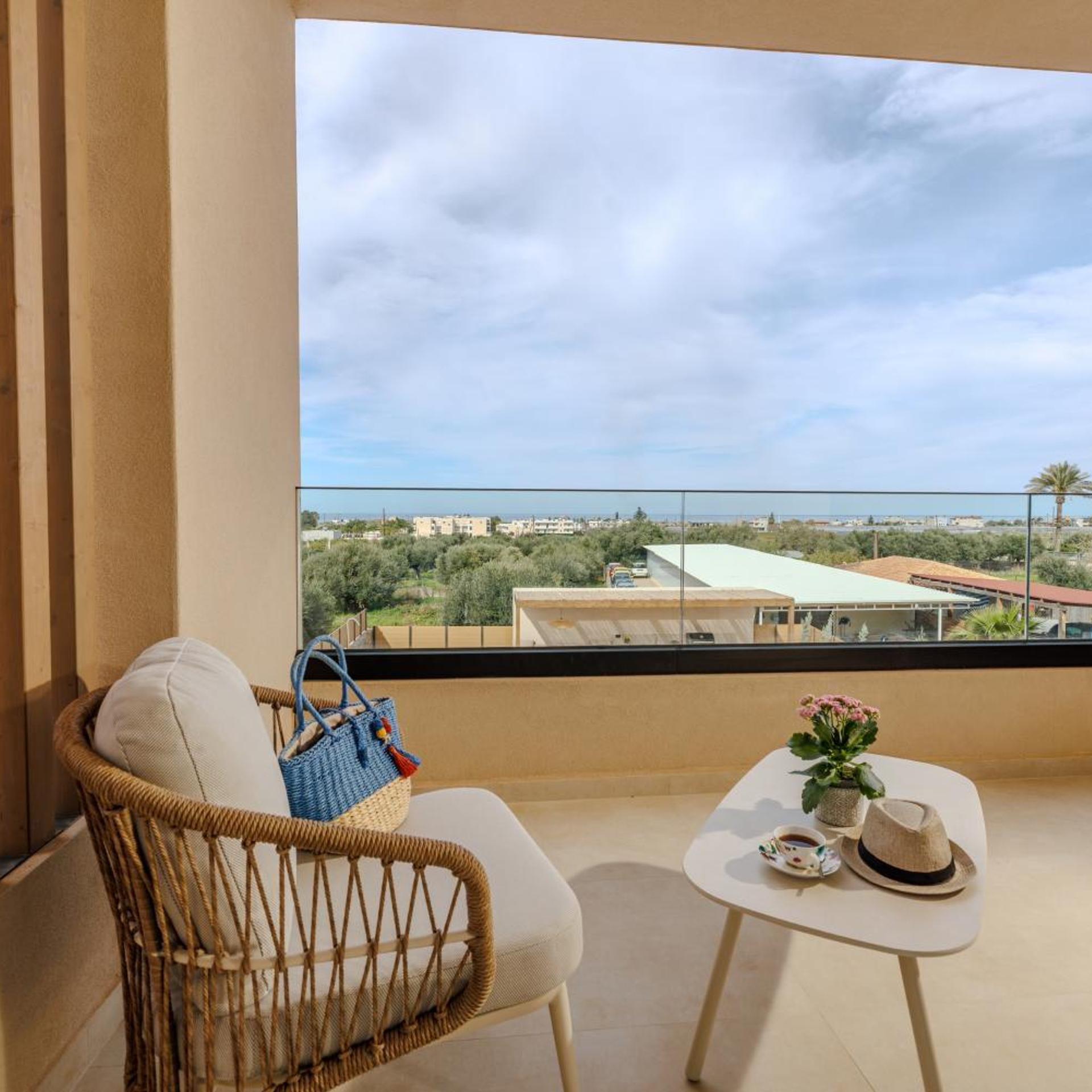 Sokratis LocoLux Villas & Suites 66/86
