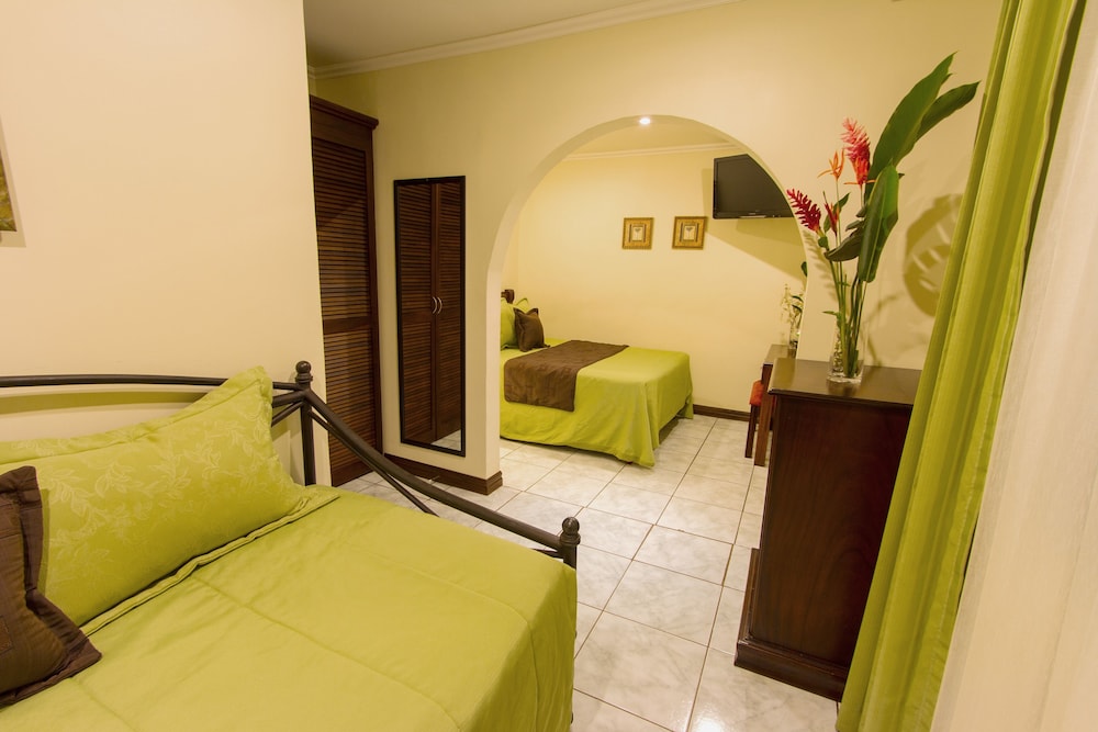 Hotel Iguana Verde 9/34