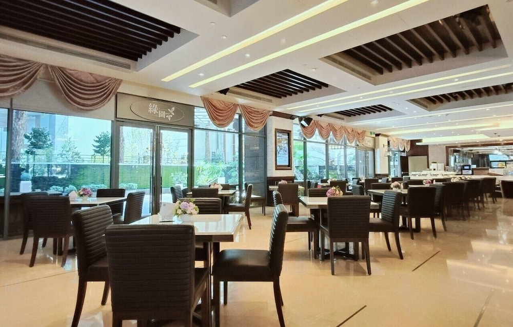 S Aura Hotel 38/50