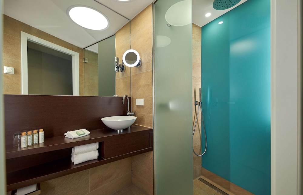 Hotel Wasserturm Cologne Curio Collection By Hilton 5/57