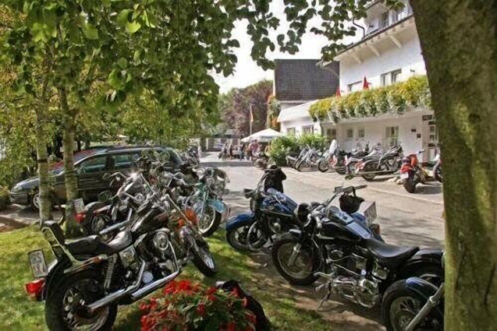 Landhotel Haus Dumicketal 19/28