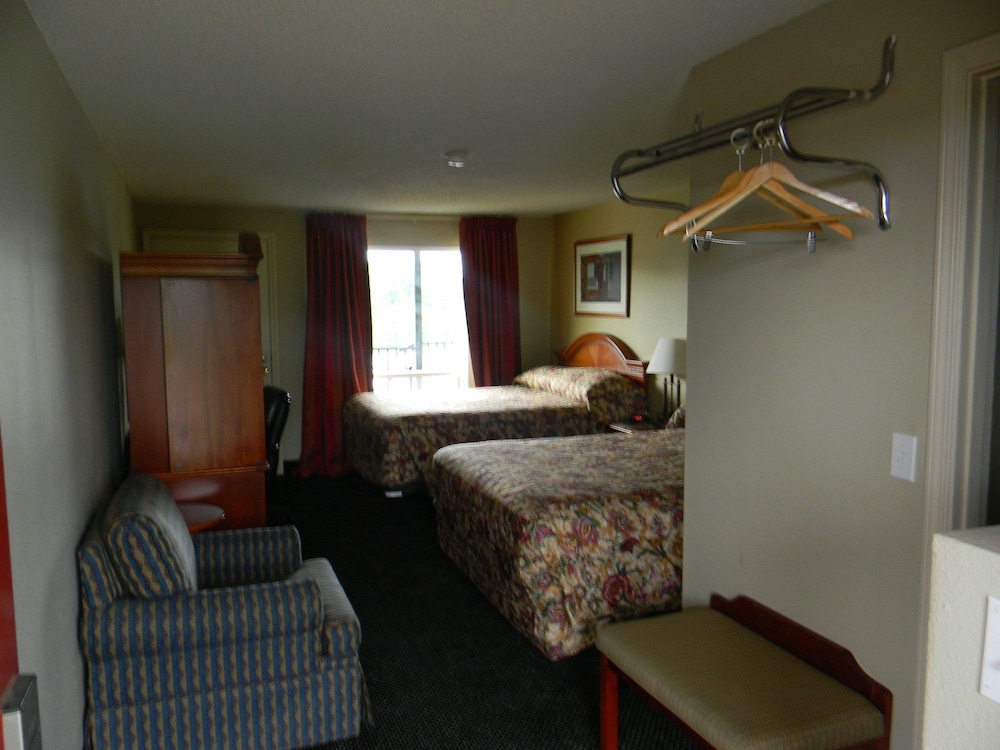 Lakeview Inn Centralia 13/28