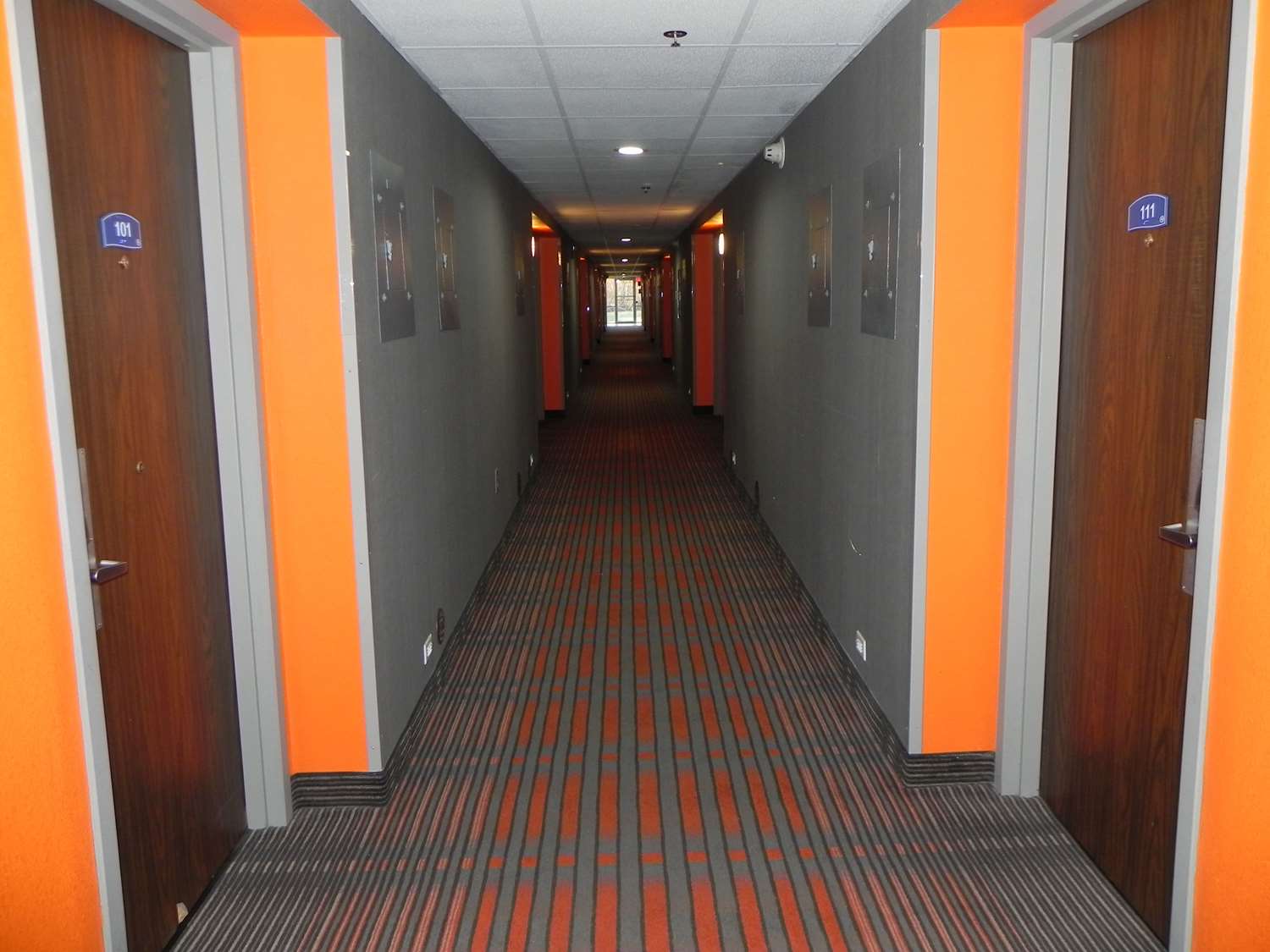 Howard Johnson by Wyndham Lexington 6/33
