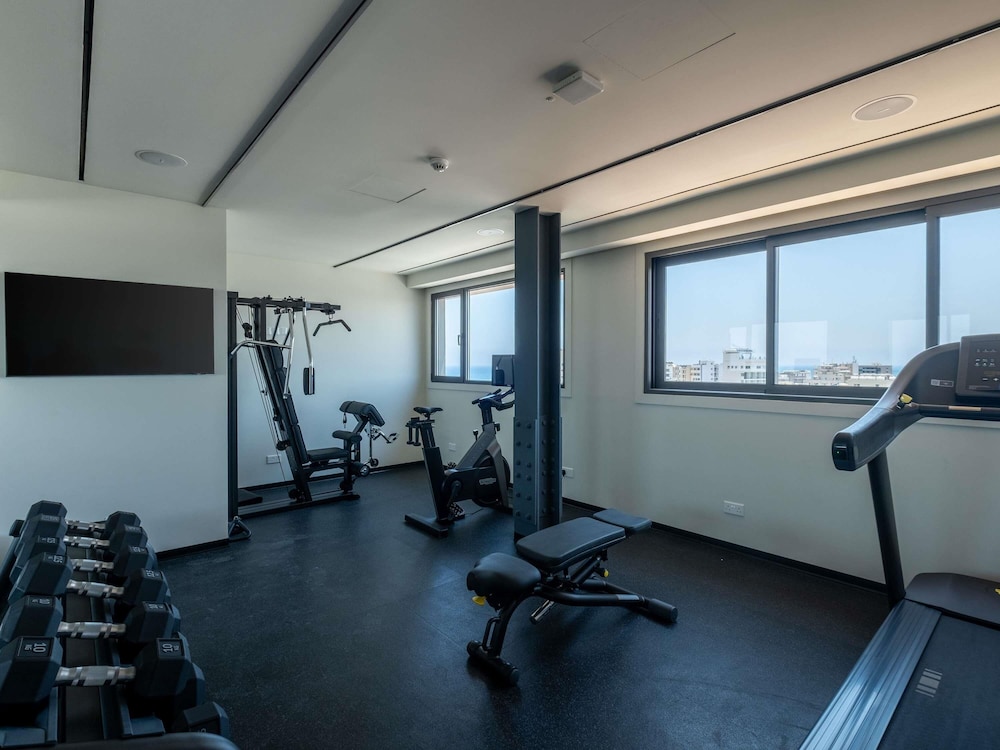 Mercure Larnaca Finikoudes Beach 36/60