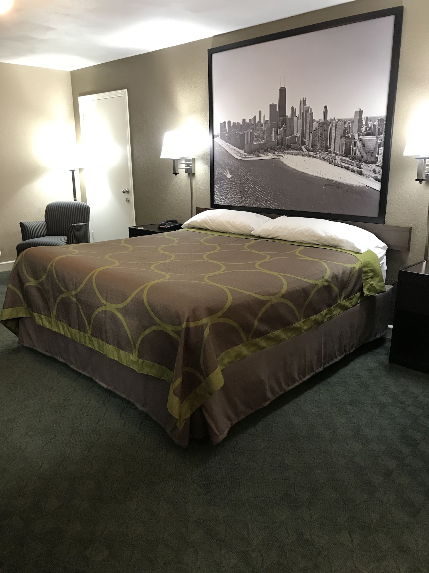 Suite, King Bed