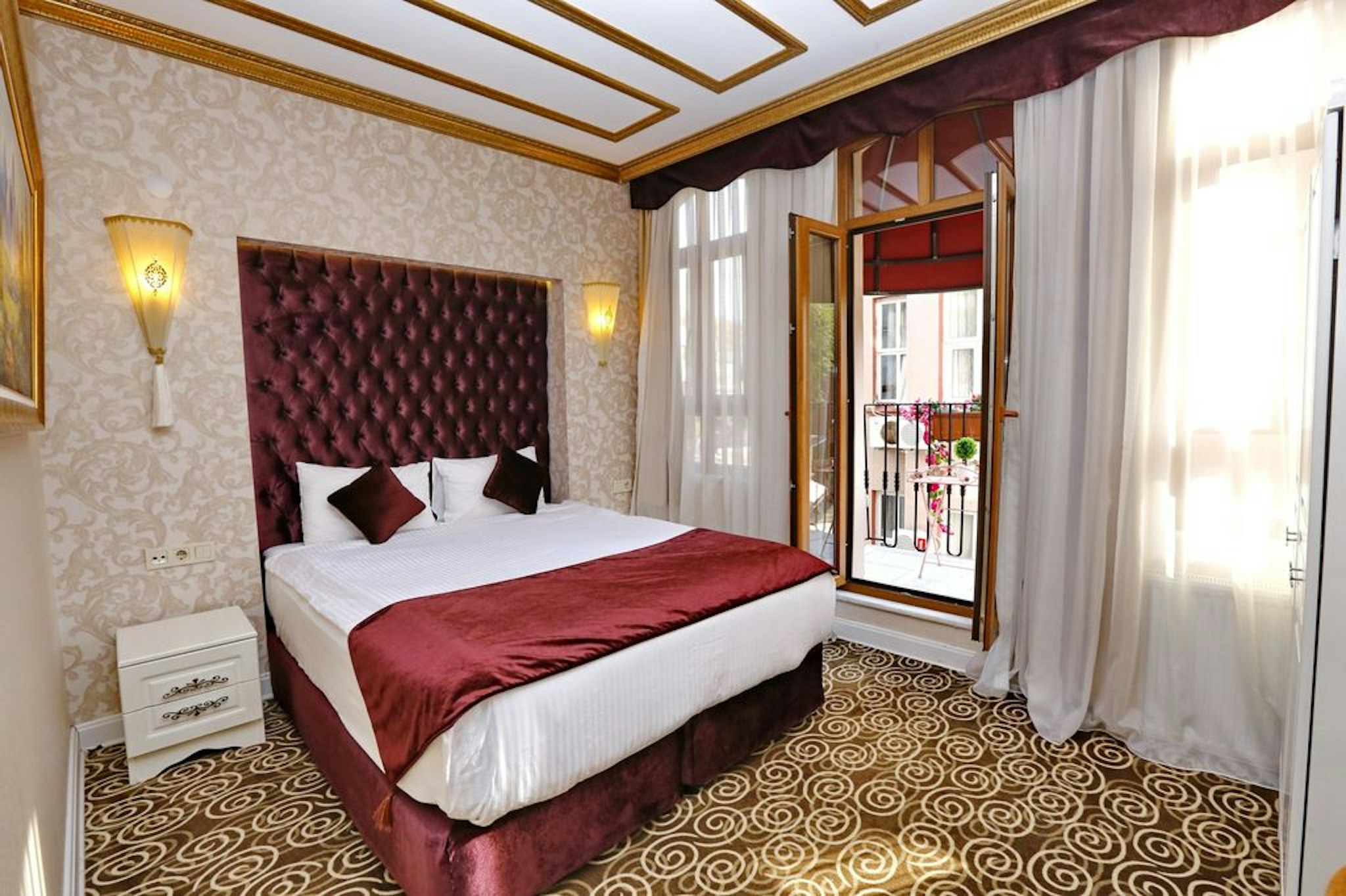 Suite, Balcony