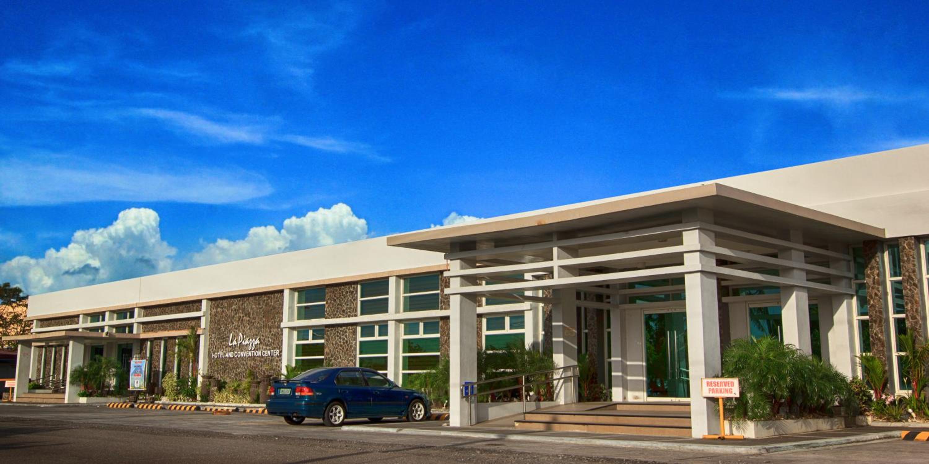 La Piazza Hotel &amp; Convention Center 7/38