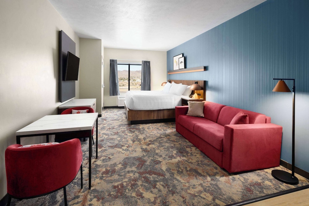 Hawthorn Extended Stay by Wyndham Kingman 17/27